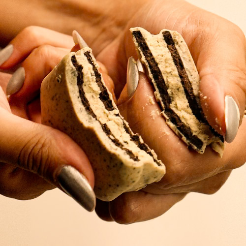 CAIXA (12un.) - La Fajor (La Ganexa) com Whey Protein Sabor Cookies N' Cream - 50g un. - Imagem 3